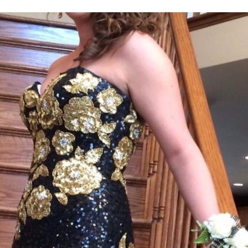Jovani Prom Dress - Picture 3 of 8